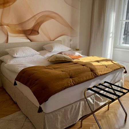 Golden Flat By Grazrentals With Parkview - Brandnew & Free Parking Kültér fotó