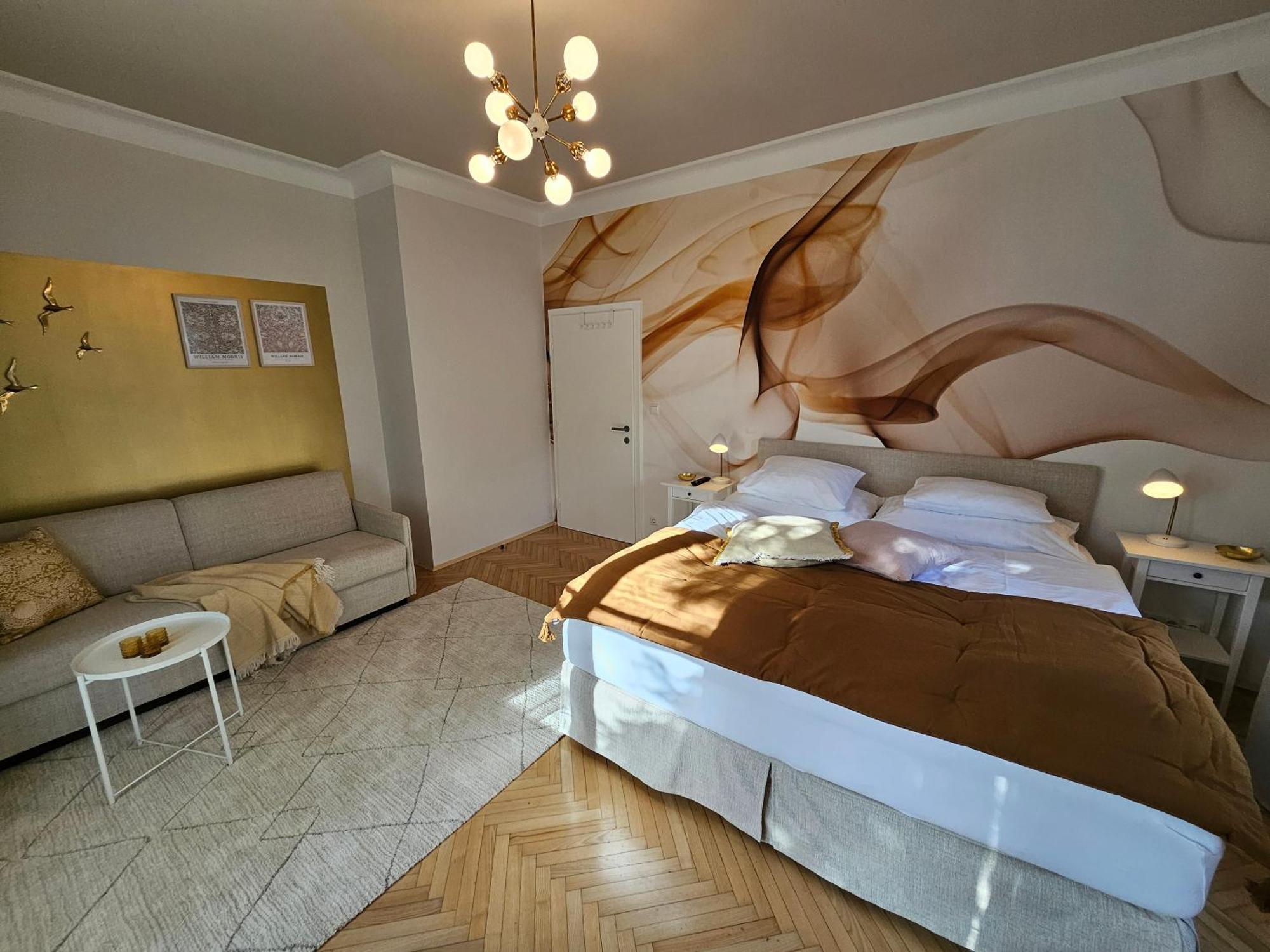Golden Flat By Grazrentals With Parkview - Brandnew & Free Parking Kültér fotó