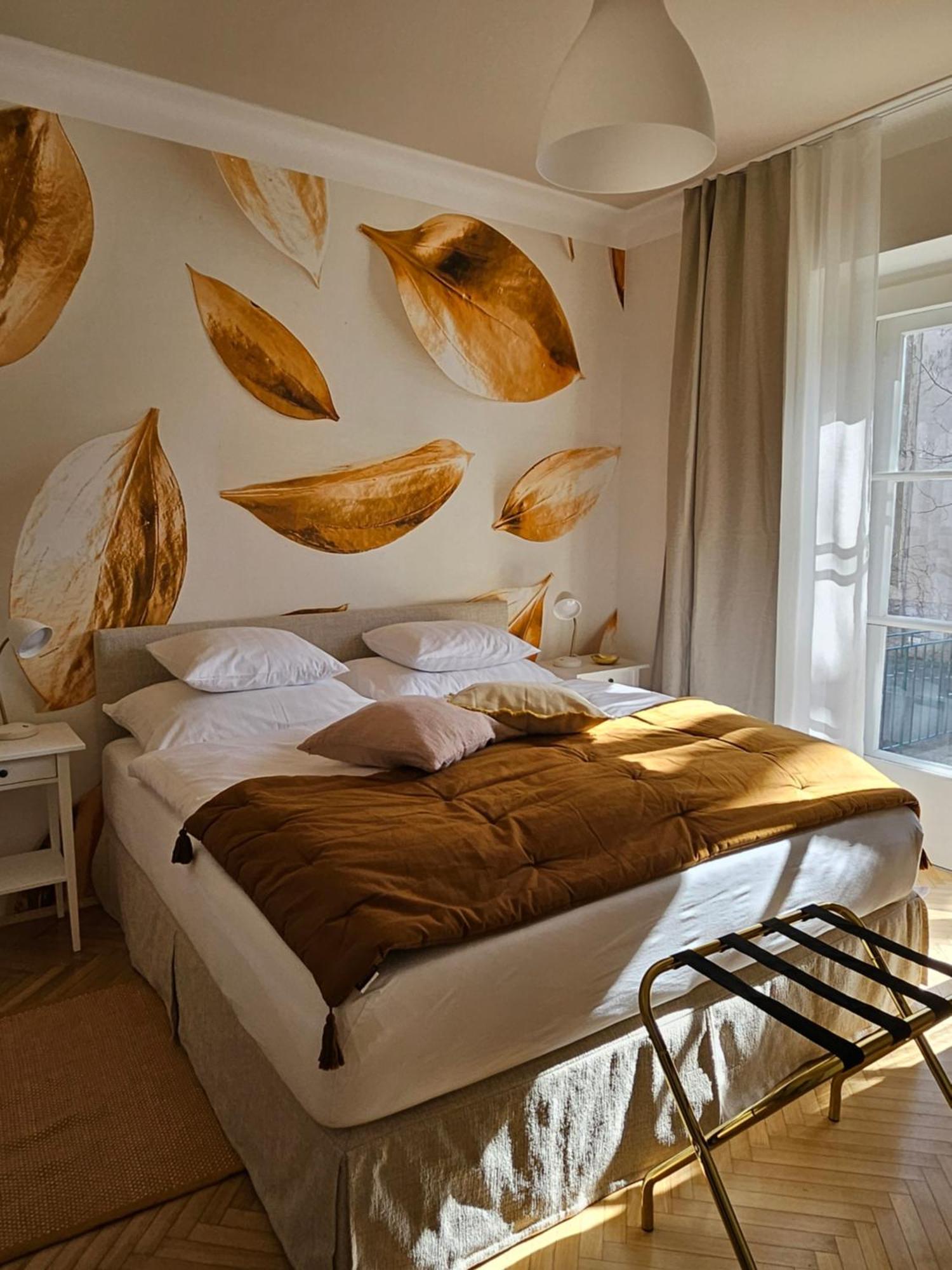 Golden Flat By Grazrentals With Parkview - Brandnew & Free Parking Kültér fotó