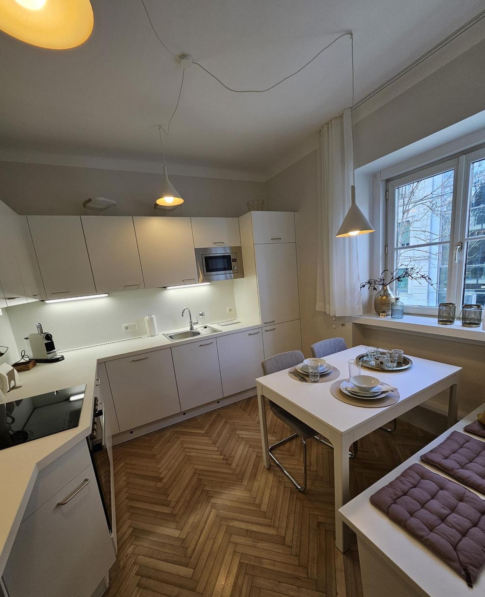 Golden Flat By Grazrentals With Parkview - Brandnew & Free Parking Kültér fotó