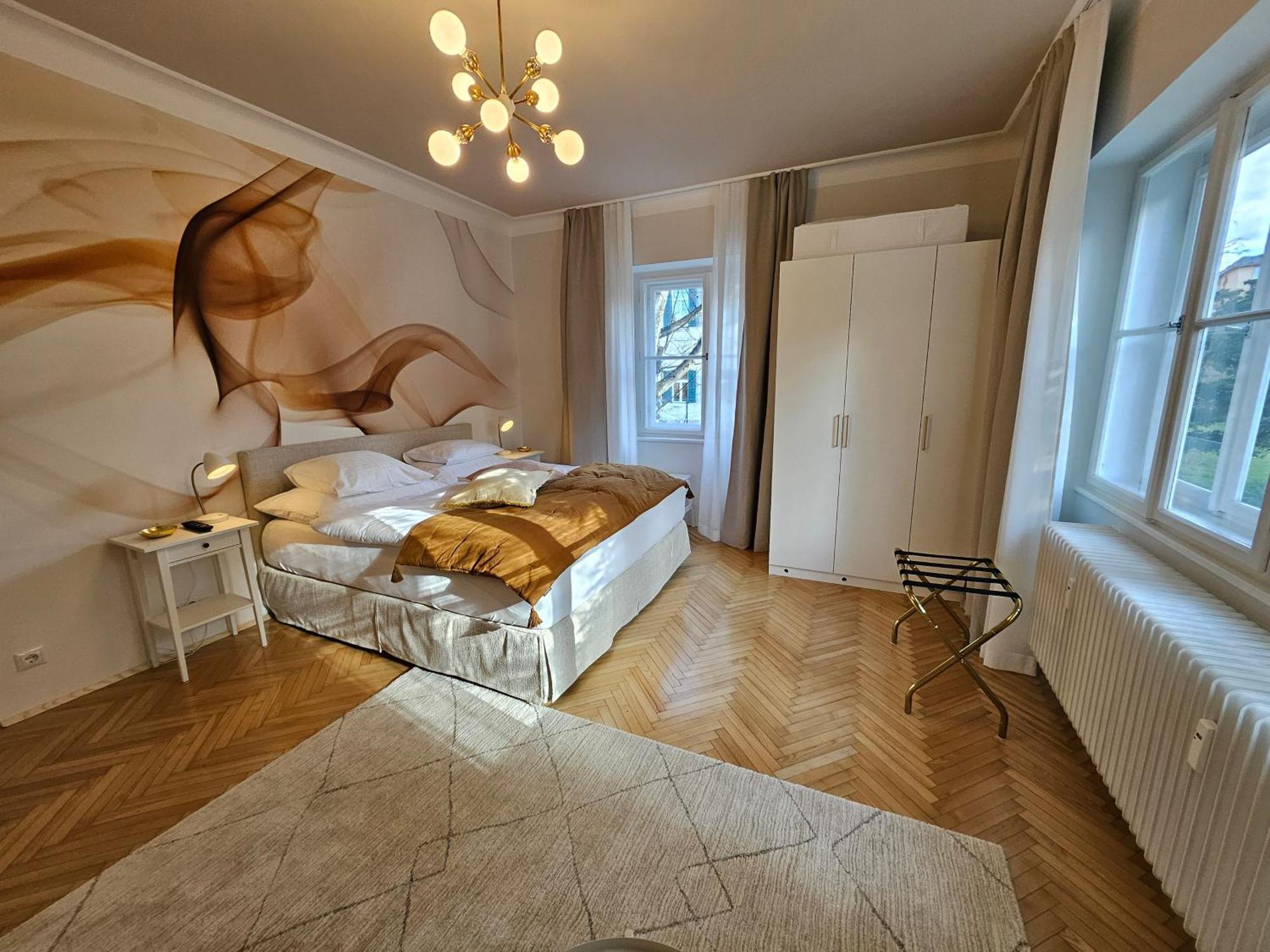 Golden Flat By Grazrentals With Parkview - Brandnew & Free Parking Kültér fotó
